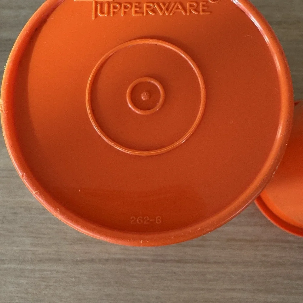 Vintage Tupperware Juice Container Tumblers w/ Sip Lids Set of 2 Orange Retro 70
